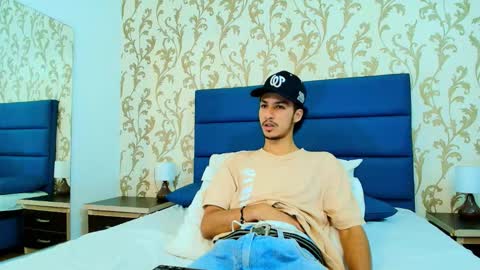 marcus_jeron online show from November 13, 11:47 pm