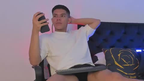 marcus_moreno online show from March 1, 11:40 pm