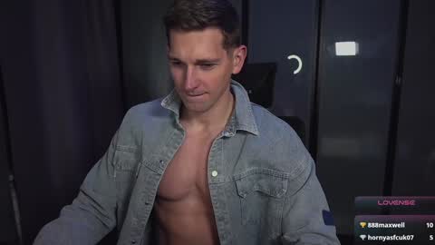 Snapshot of marcusdiamond chatting on February 8, 4:04 pm Marcus Diamond online show from February 8, 4:04 pm