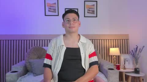 Snapshot of marcuswildx chatting on December 17, 8:48 pm marcus online show from December 17, 8:48 pm