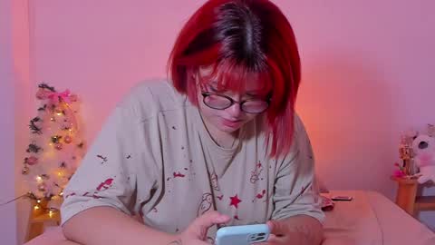 Snapshot of marcy_grey chatting on December 24, 10:33 am danna online show from December 24, 10:33 am