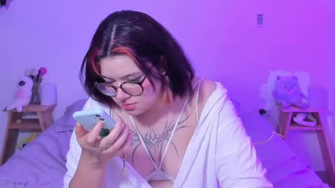 Snapshot of marcy_grey chatting on February 21, 7:23 am danna online show from February 21, 7:23 am