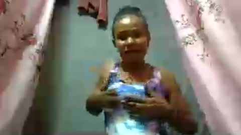 Snapshot of mareella40 chatting on July 24, 12:47 pm mareella40 online show from July 24, 12:47 pm