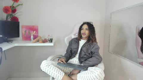 Snapshot of marfilastrom chatting on January 15, 7:15 am marfilastrom online show from January 15, 7:15 am