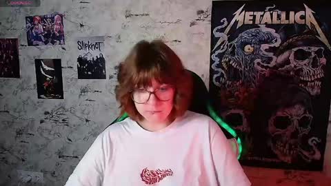 Snapshot of margaret_red chatting on April 24, 2:19 pm Margaret online show from April 24, 2:19 pm
