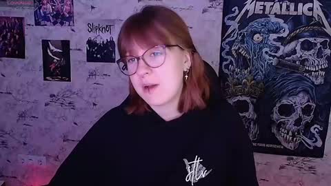 Snapshot of margaret_red chatting on May 12, 9:39 am Margaret online show from May 12, 9:39 am