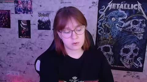 Snapshot of margaret_red chatting on May 13, 12:24 pm Margaret online show from May 13, 12:24 pm