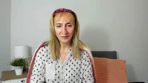 Snapshot of margaretmature chatting on February 7, 1:22 pm margaretmature online show from February 7, 1:22 pm