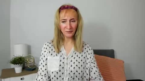 Snapshot of margaretmature chatting on February 7, 4:24 pm margaretmature online show from February 7, 4:24 pm