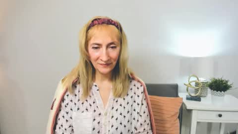 Snapshot of margaretmature chatting on February 13, 5:01 pm margaretmature online show from February 13, 5:01 pm