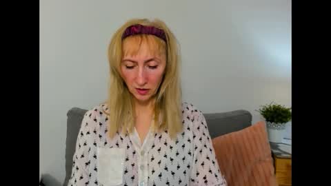 Snapshot of margaretmature chatting on March 2, 11:18 am margaretmature online show from March 2, 11:18 am