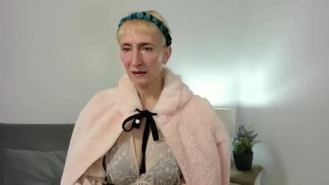 Snapshot of margaretmature chatting on October 15, 3:23 pm margaretmature online show from October 15, 3:23 pm