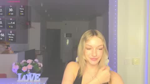 Snapshot of margaretsweet1 chatting on November 4, 1:38 am Margaret online show from November 4, 1:38 am