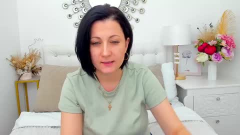 Snapshot of margobloom chatting on March 24, 6:35 pm Margo online show from March 24, 6:35 pm