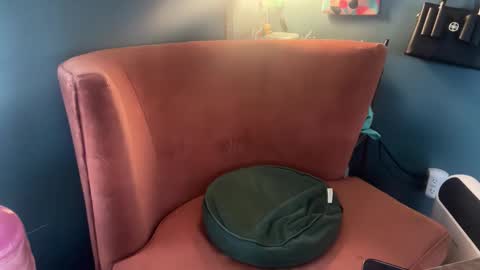 Elle online show from December 1, 4:23 pm