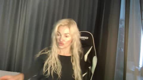 Snapshot of margoo_77 chatting on October 22, 9:31 am Margoo online show from October 22, 9:31 am
