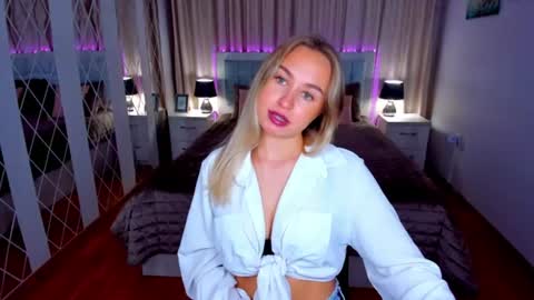 Snapshot of margosugar chatting on June 23, 11:08 am MargoSugar online show from June 23, 11:08 am