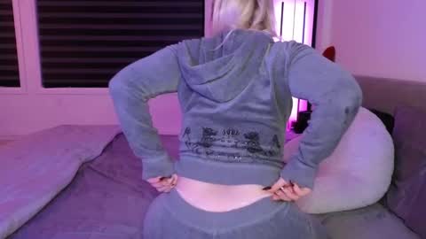 margot_robbie7 online show from October 16, 11:28 pm