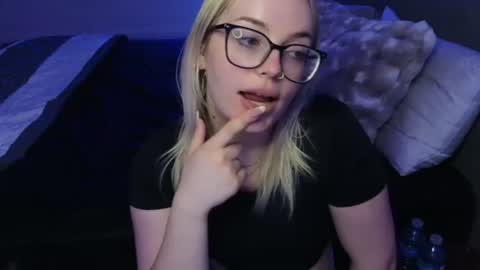 Snapshot of margot_robbie7 chatting on July 22, 1:08 am margot_robbie7 online show from July 22, 1:08 am