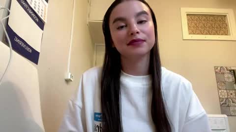 Molly online show from May 19, 2:45 pm