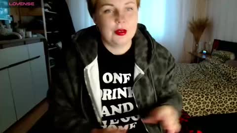 Snapshot of mari_77777 chatting on November 10, 6:01 am Mari online show from November 10, 6:01 am