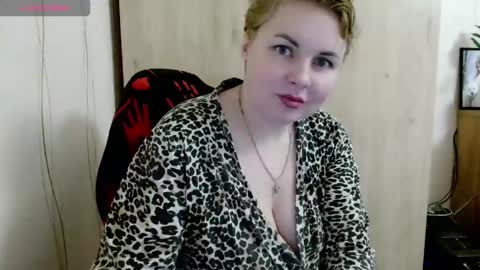Snapshot of mari_77777 chatting on November 19, 2:44 am Mari online show from November 19, 2:44 am
