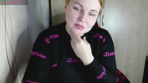 Snapshot of mari_77777 chatting on November 24, 6:35 am Mari online show from November 24, 6:35 am