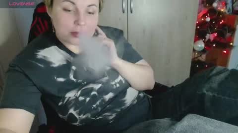 Mari online show from December 17, 6:52 am