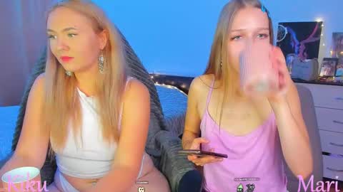 Kiku and Marii - online show from September 11, 5:24 pm