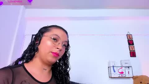 Snapshot of mari_sweett chatting on February 24, 9:31 pm Mari Sweett  online show from February 24, 9:31 pm