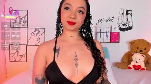 Snapshot of mari_sweett chatting on September 19, 8:31 pm Mari Sweett  online show from September 19, 8:31 pm