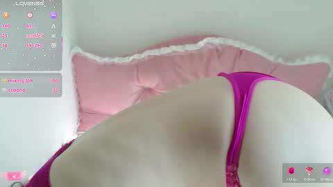 Snapshot of mari_tokyo chatting on October 31, 11:17 pm mari_tokyo online show from October 31, 11:17 pm