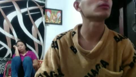 Mara and ngel online show from December 31, 1:15 am