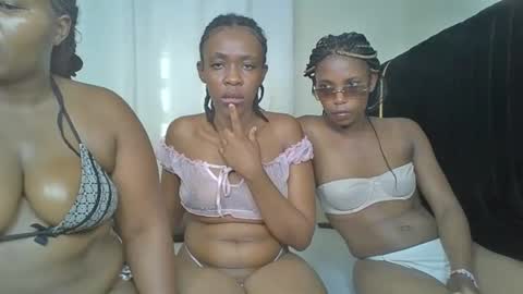 Snapshot of maria_dally chatting on December 6, 11:11 am maria_dally online show from December 6, 11:11 am