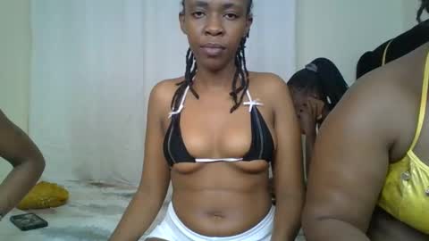 Snapshot of maria_dally chatting on December 7, 8:38 pm maria_dally online show from December 7, 8:38 pm