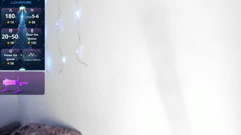 V A N E S S A  online show from December 22, 5:34 am