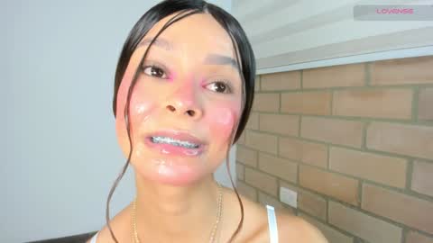 S O F I A  model independent online show from December 25, 11:43 am