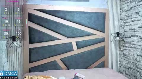 maria_twenty online show from December 4, 10:57 am