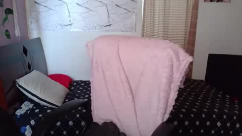 Snapshot of mariaajuana_ chatting on April 17, 3:15 pm mariaajuana_ online show from April 17, 3:15 pm