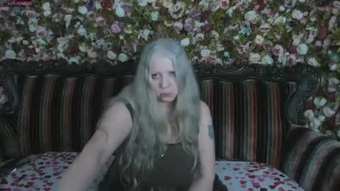 Snapshot of mariabelladonna chatting on April 26, 7:11 pm Maria online show from April 26, 7:11 pm