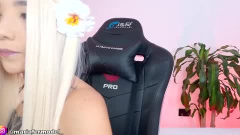 Maria Fer online show from April 20, 4:32 pm