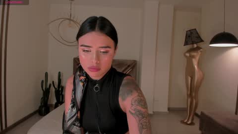 Snapshot of mariaherrera_ chatting on December 6, 4:36 am MARIA HERRERA online show from December 6, 4:36 am