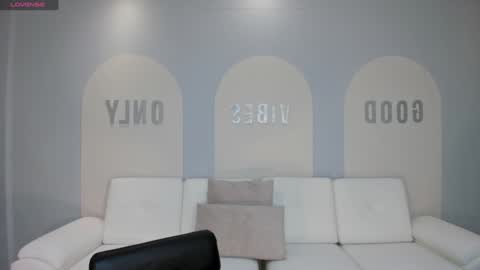 Snapshot of mariaherrera_ chatting on December 7, 11:40 am MARIA HERRERA online show from December 7, 11:40 am