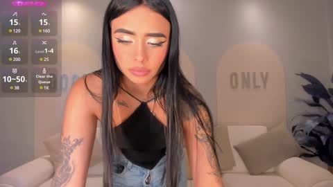 Snapshot of mariaherrera_ chatting on December 28, 2:22 am MARIA HERRERA online show from December 28, 2:22 am