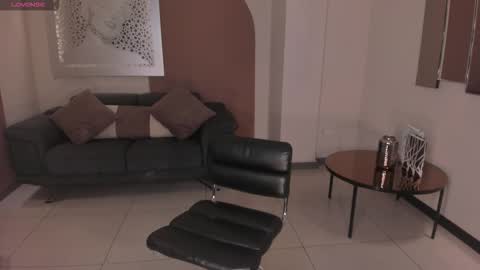 Snapshot of mariaherrera_ chatting on October 21, 8:31 pm MARIA HERRERA online show from October 21, 8:31 pm