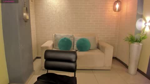 Snapshot of mariaherrera_ chatting on October 30, 11:05 pm MARIA HERRERA online show from October 30, 11:05 pm