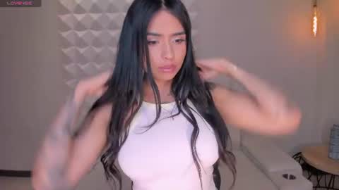 Snapshot of mariaherrera_ chatting on July 11, 10:11 pm MARIA HERRERA online show from July 11, 10:11 pm