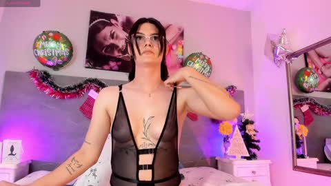 Snapshot of mariajo_sex_ chatting on December 12, 4:21 pm MARIAJO Dont forget that          Mariajosexy20  online show from December 12, 4:21 pm