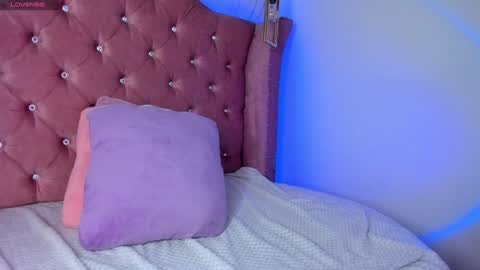 Snapshot of mariam__cute chatting on December 18, 10:24 pm   online show from December 18, 10:24 pm