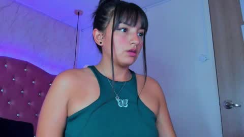 Snapshot of mariam__cute chatting on February 4, 7:00 pm   online show from February 4, 7:00 pm